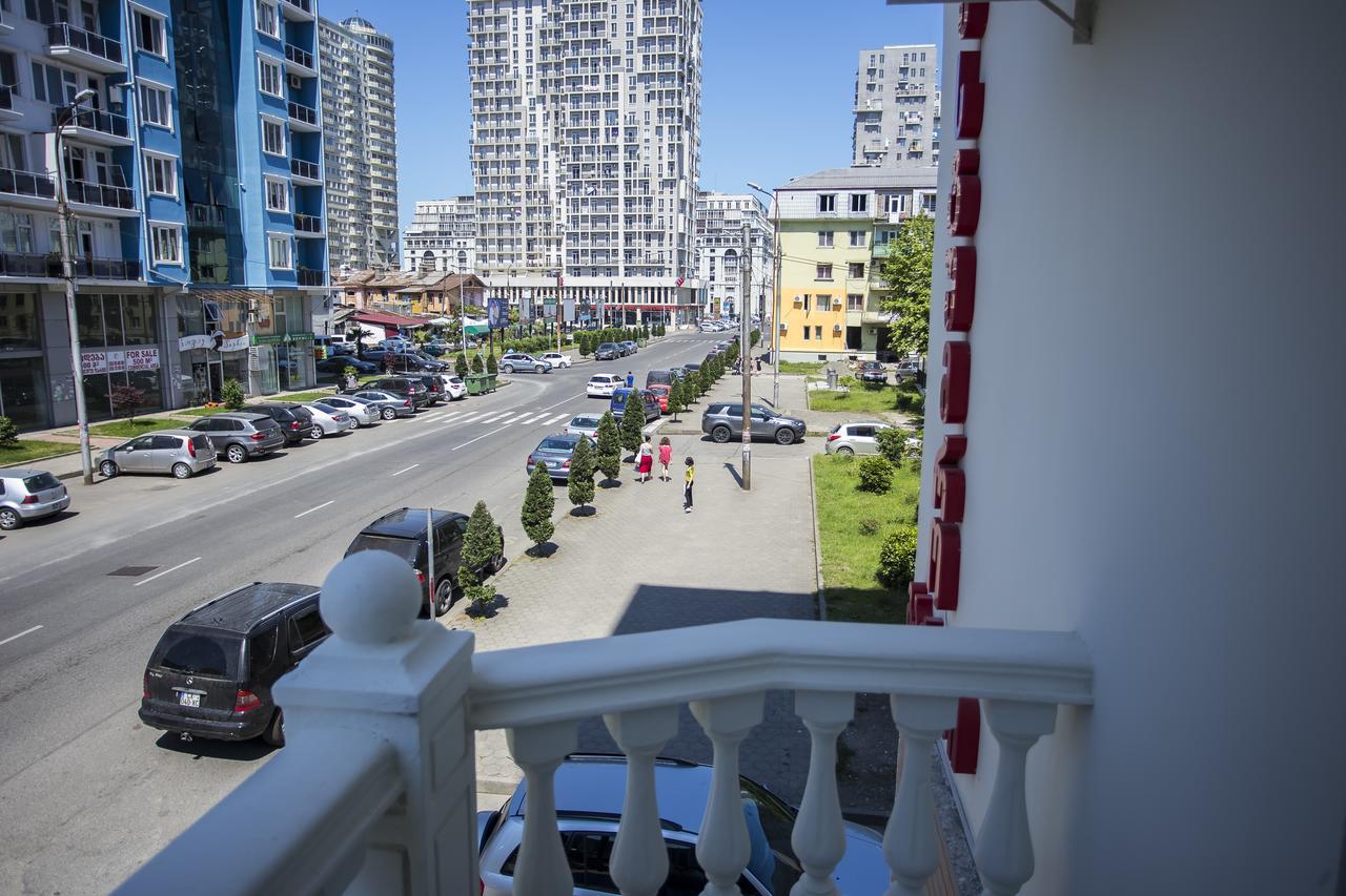 Hotel Garanti Batumi Exterior photo