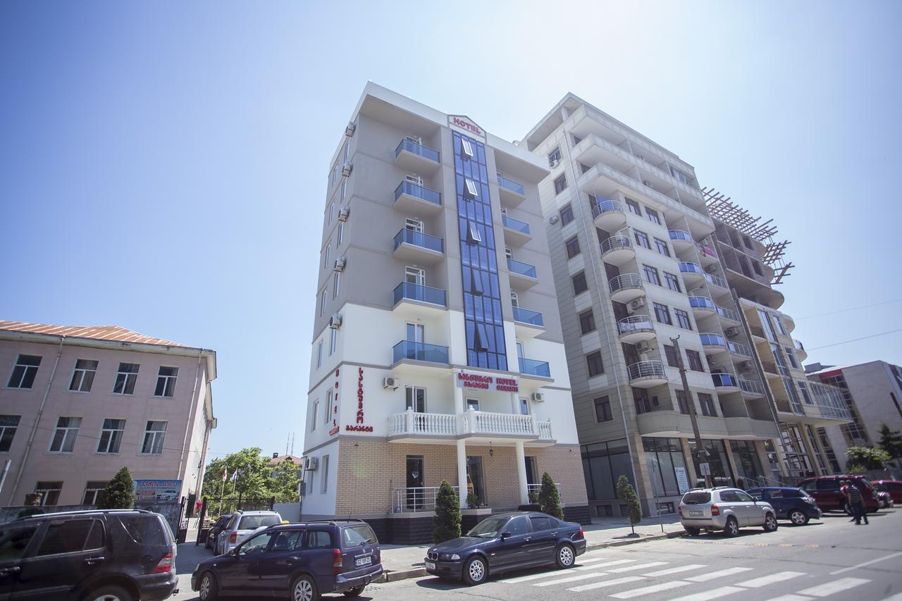 Hotel Garanti Batumi Exterior photo